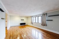 11 Emile Cir, Unit #2 in Medford, MA - Foto de edificio - Building Photo