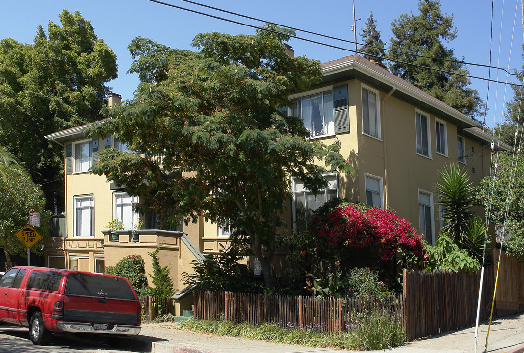 369-375 Fairmount Ave in Oakland, CA - Building Photo