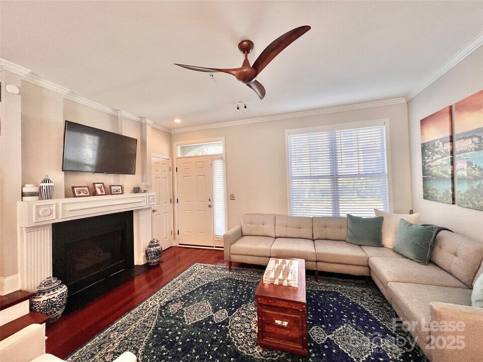 833 W 4th St in Charlotte, NC - Foto de edificio