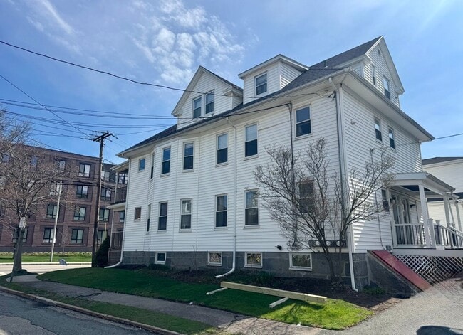 141 Whitwell St, Unit 1
