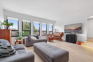 2455 Ancaster Cres in Vancouver, BC - Building Photo