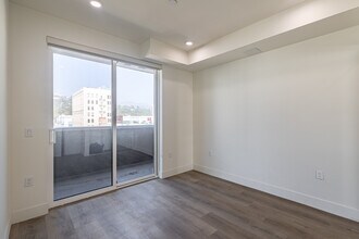 7050 Hawthorn – Coliving + Traditional Units in Los Angeles, CA - Building Photo - Interior Photo