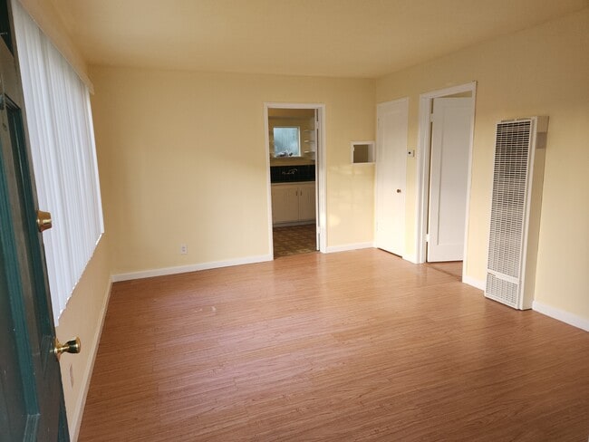 1327 Parker St, Unit 1327 Parker St Apt A