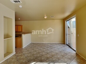 1123 Scenic Crest Dr in Henderson, NV - Building Photo - Building Photo