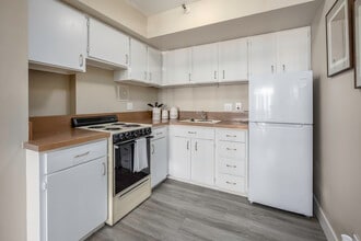 The Riverview (55+) in Sacramento, CA - Building Photo - Interior Photo