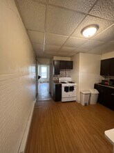 48 Brooks St, Unit 2 in Boston, MA - Foto de edificio - Building Photo