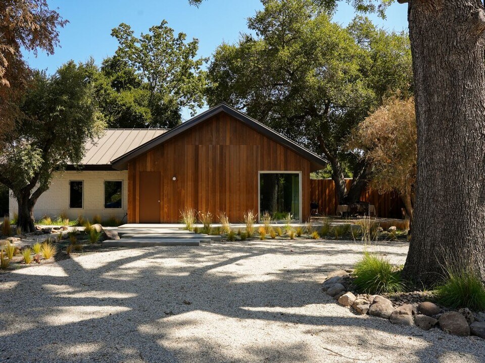 302 S Montgomery St in Ojai, CA - Building Photo