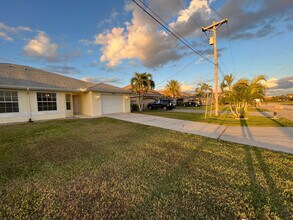 419 SW 4th St in Cape Coral, FL - Building Photo - Building Photo