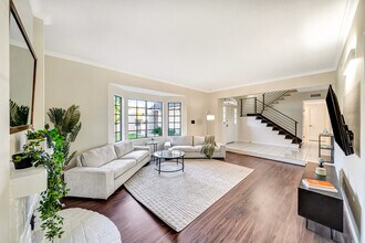 30428 Penrod Dr in Agoura Hills, CA - Building Photo - Building Photo