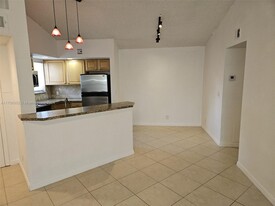 3400 Pinewalk Dr N in Margate, FL - Building Photo - Building Photo