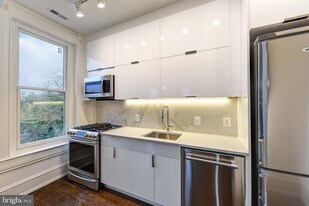 501 Seward Square SE in Washington, DC - Building Photo