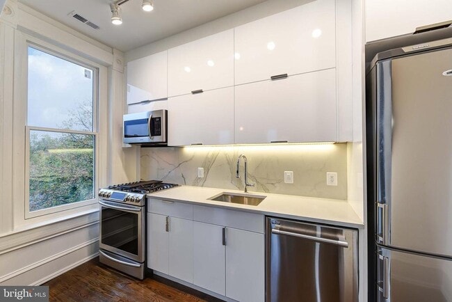 property at 501 Seward Square SE