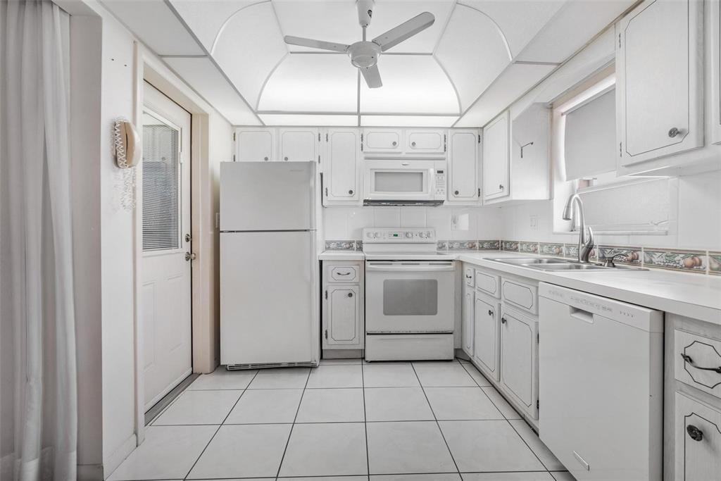 5300 Washington St, Unit c111 in Hollywood, FL - Foto de edificio