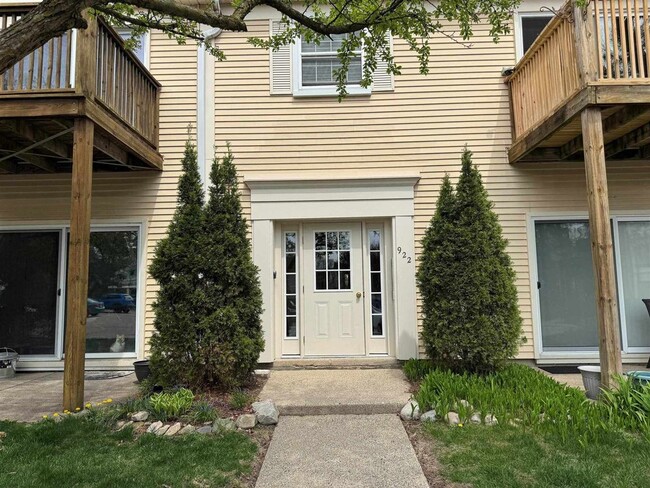 property at 922 Chestnut Hill Dr