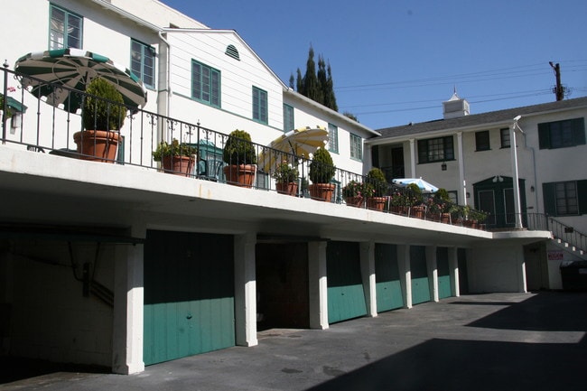 property at 2028 3/4 Argyle Ave