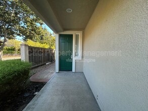 5023 Lakeshore Dr in Fairfield, CA - Building Photo - Building Photo