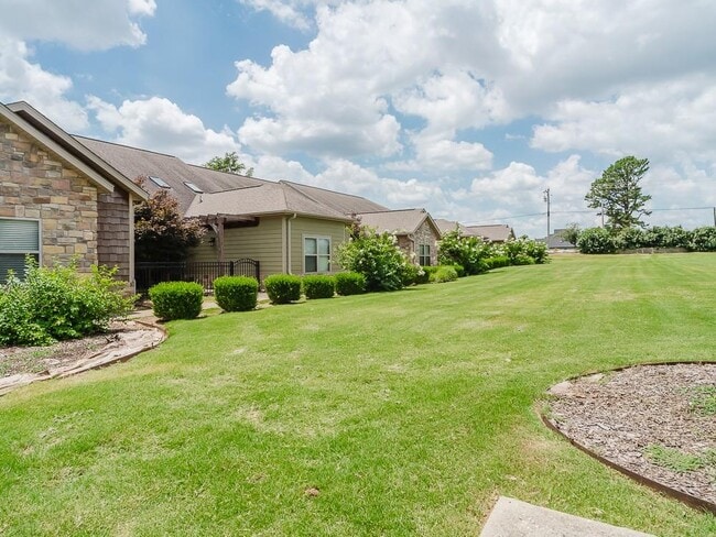 property at 2007 S Dixieland Rd