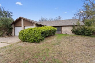 5304 Indio Cir in Austin, TX - Building Photo - Building Photo