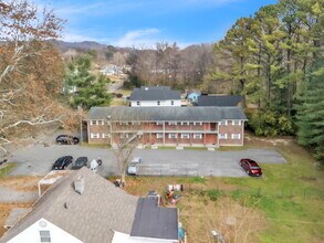 2626 Tecoma Dr in Knoxville, TN - Foto de edificio - Building Photo