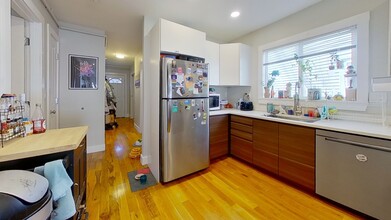 165 Boylston St, Unit #1 in Boston, MA - Foto de edificio - Building Photo