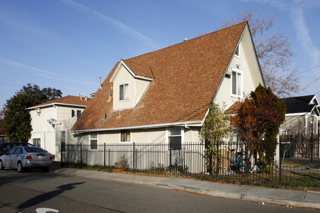 2553 Lexington St in Sacramento, CA - Building Photo - Building Photo