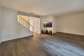 317 Bridge Pl in West Sacramento, CA - Building Photo - Building Photo