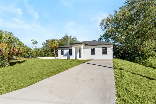 3501 10th St SW in Lehigh Acres, FL - Foto de edificio - Building Photo