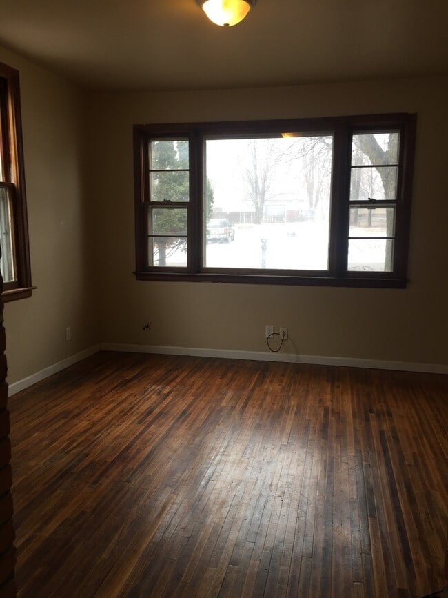 1026 Fulton St in Waterloo, IA - Building Photo - Building Photo