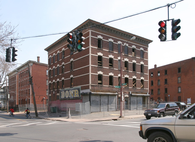 Cityscape Apartments in Hartford, CT - Foto de edificio - Building Photo