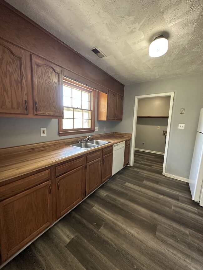 7882 Uriah Dr in Fayetteville, NC - Building Photo - Building Photo