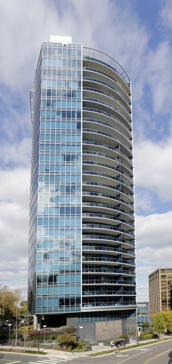 Turnberry Tower in Arlington, VA - Building Photo
