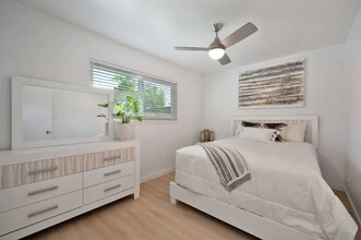 6431 Benning St in Orangevale, CA - Foto de edificio - Building Photo