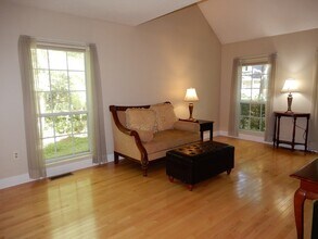 5 Bradshaw Ln in Foxboro, MA - Building Photo - Building Photo