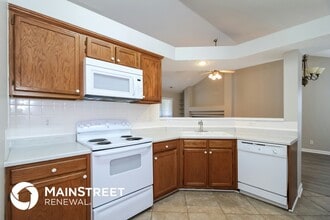 6828 Ashmont Forest Ct in Lewisville, NC - Foto de edificio - Building Photo