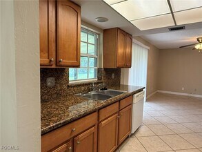 4344 SW 7th Ave in Cape Coral, FL - Foto de edificio - Building Photo