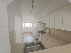 1241 SE 29th St in Homestead, FL - Building Photo - Building Photo