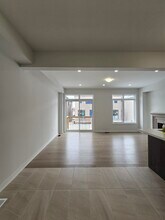 45 Auckland Dr in Whitby, ON - Building Photo - Building Photo