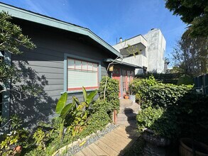 575 Grand Blvd in Venice, CA - Building Photo - Building Photo