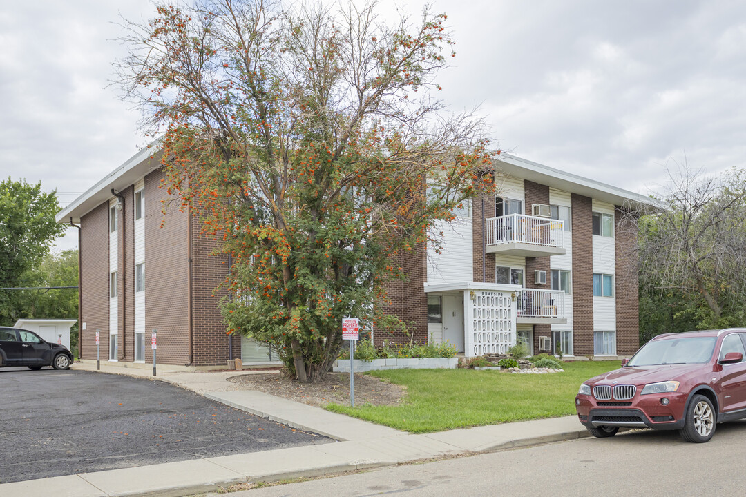 Braeside in Drumheller, AB - Building Photo