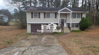 3530 Morning Creek Dr in College Park, GA - Building Photo