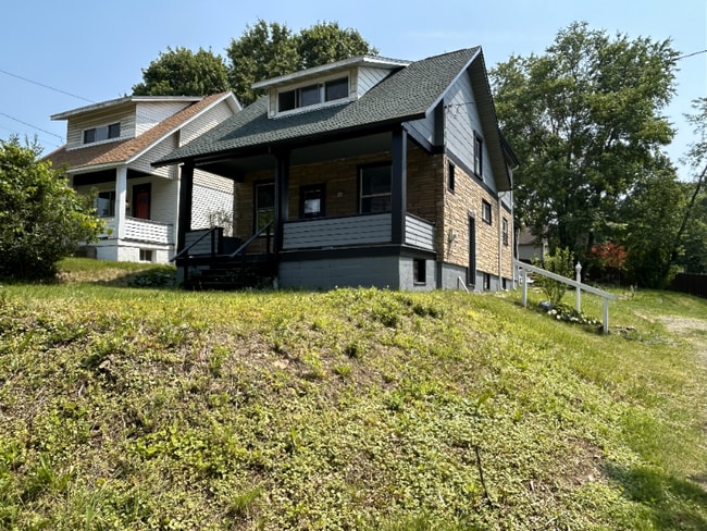 property at 144 Woodland Dr