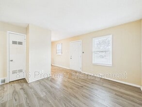 6104 E 152 Terrace in Grandview, MO - Building Photo - Building Photo