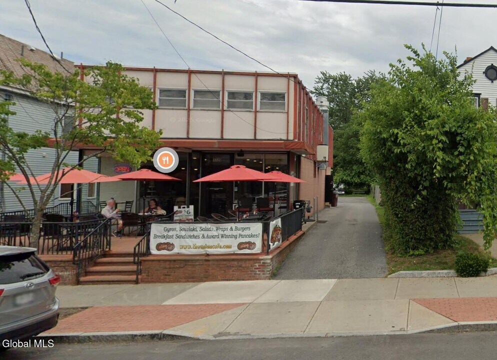 1725 Union St in Schenectady, NY - Building Photo