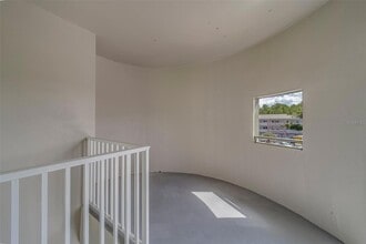 2441 Persian Dr, Unit 61 in Clearwater, FL - Foto de edificio - Building Photo