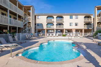 Las Palmas Condos in Gulf Shores, AL - Building Photo - Building Photo