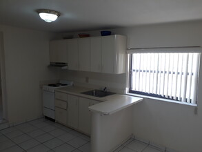 760 Tamiami Canal Rd, Unit 760 Pinero in Miami, FL - Building Photo - Building Photo