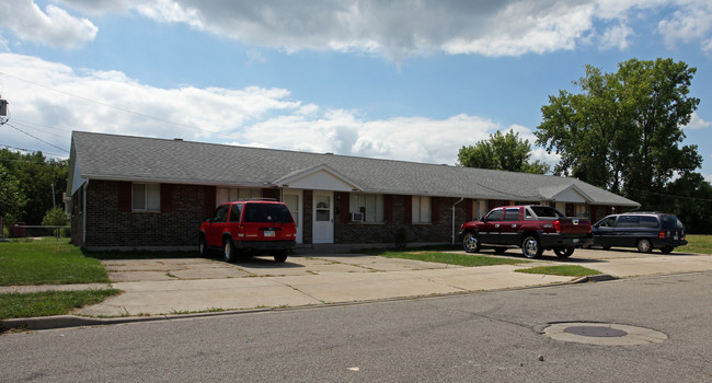 4934-4940 Leeper St in Huber Heights, OH - Foto de edificio - Building Photo