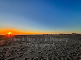 57 7th Ct in Hermosa Beach, CA - Building Photo