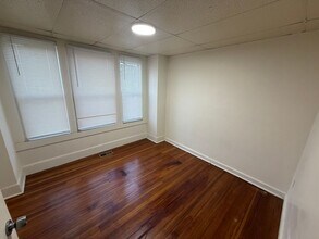 225 Oakland St in Springfield, MA - Building Photo - Building Photo