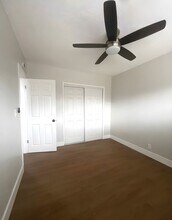 1044 W. 110th St. in Los Angeles, CA - Foto de edificio - Interior Photo